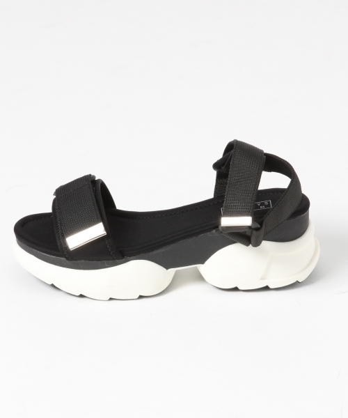 LOWRYS FARM（ローリーズファーム）の「ベルクロスポーツサンダル　800981（サンダル・レディース・オフホワイト/ブラック・MEDIUM/LARGE）」の7枚目の写真