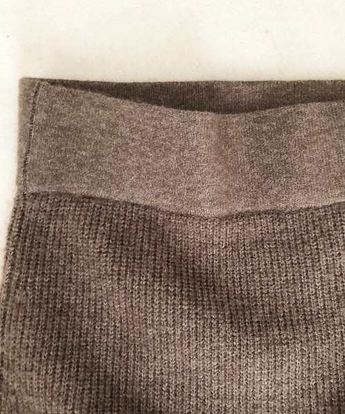 TODAYFUL（トゥデイフル）の「バッグスリットニットスカート（スカート・レディース・チャコールグレー/モカ・36inch/38inch）」の7枚目の写真