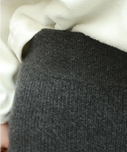 TODAYFUL（トゥデイフル）の「バッグスリットニットスカート（スカート・レディース・チャコールグレー/モカ・36inch/38inch）」の12枚目の写真