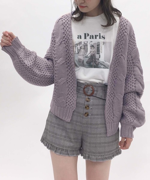 one after another NICE CLAUP（ワンアフターアナザーナイスクラップ）の「ケーブルニットカーディガン（カーディガン/ボレロ・レディース・アイボリー/ベージュ/ブルー系その他/ラベンダー・FREE）」の4枚目の写真