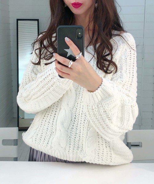 archives（アルシーヴ）の「モールヤーンケーブル編みVネックプルオーバー（ニット/セーター・レディース・ブラック/ベージュ/オフホワイト/ラベンダー・MEDIUM）」の9枚目の写真