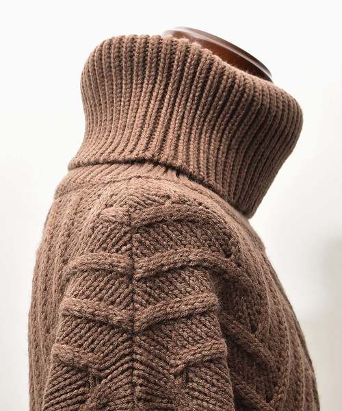 MinoriTY（マイノリティ）の「ローゲージビックタートルニット（ニット/セーター・メンズ・ホワイト/ブラック/ネイビー/モカ・M/L）」の11枚目の写真