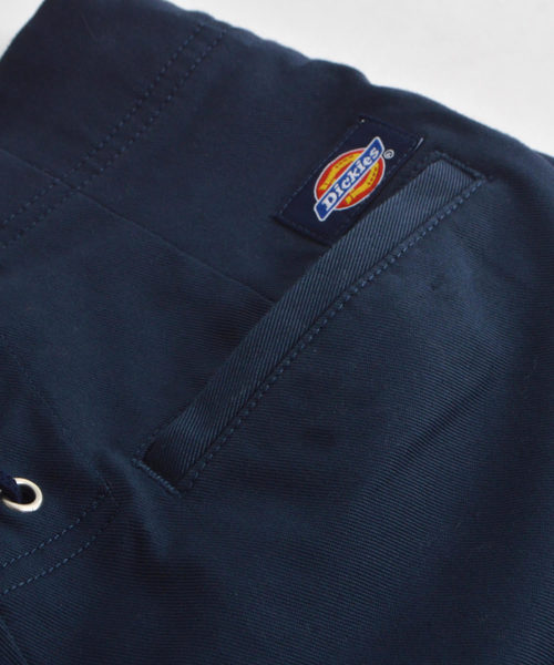 Dickies（ディッキーズ）の「Dickies/ ディッキーズ TCツイルステッチ後ろレースアップストレートパンツ（その他パンツ・レディース・ベージュ/ネイビー・28inch/25inch/26inch/27inch）」の6枚目の写真