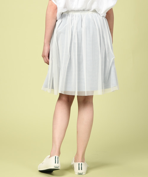 green label relaxing（グリーンレーベルリラクシング）の「[WEB限定]MIELLE（ミエル） BOR チュールスカート ◆（スカート・レディース・ベージュ/ネイビー・FREE）」の4枚目の写真