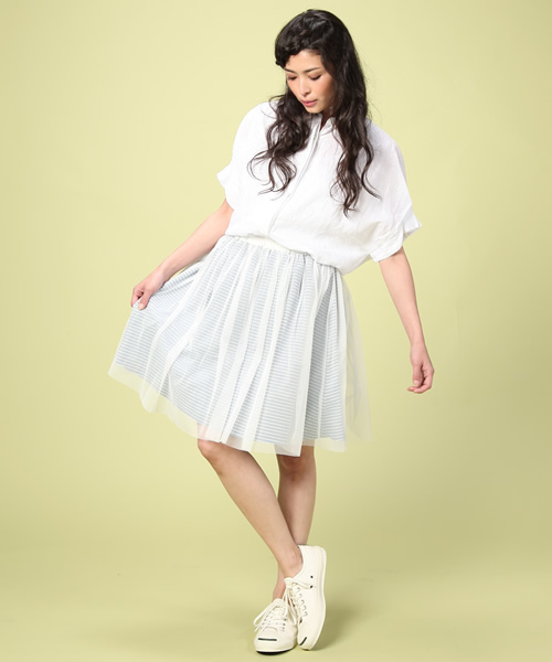 green label relaxing（グリーンレーベルリラクシング）の「[WEB限定]MIELLE（ミエル） BOR チュールスカート ◆（スカート・レディース・ベージュ/ネイビー・FREE）」の5枚目の写真