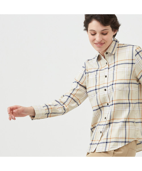 AIGLE（エーグル）の「フランネル 長袖チェックシャツ（シャツ/ブラウス・レディース・オフホワイト/オレンジ/ネイビー・36/38/40）」の5枚目の写真