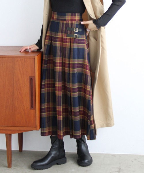 GeeRA(ジーラ)の「合皮ベルトデザインプリーツスカート(スカート・レディース・ブラウン/ブラック/チェック/ネイビー/ベージュ・XX-LARGE/MEDIUM/X-LARGE/LARGE)」の5枚目の写真