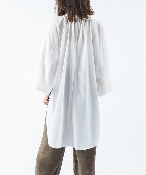 Ambre Neige(アンブルネージュ)の「ポンチョ風シャツ/ドルマンシャツ/【WEB/EC限定商品】(シャツ/ブラウス・レディース・オフホワイト/グレー系その他・FREE)」の4枚目の写真
