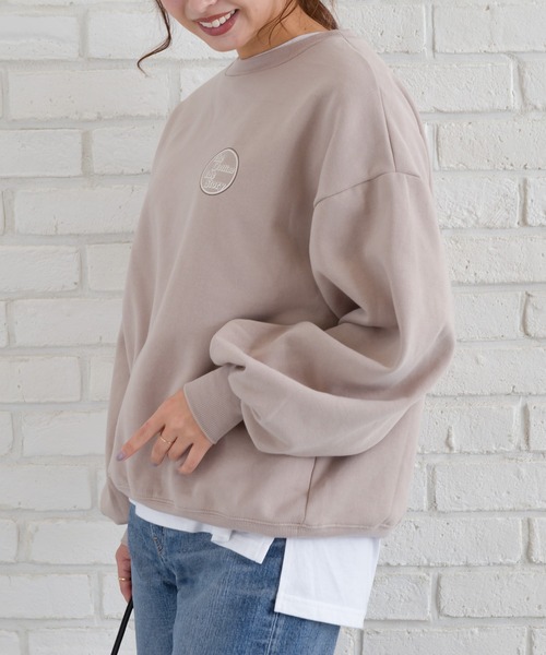 SpRay(スプレイ)の「裏起毛BACKサークルロゴプルオーバー(Tシャツ/カットソー・レディース・チャコールグレー/グレイッシュベージュ/ライトグリーン/ブルー・FREE)」の2枚目の写真