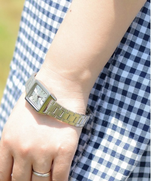 CASIO(カシオ)の「★CASIO(カシオ)★クラシックメタルスクエア(アナログ腕時計・レディース・ブラック/ピンク/ブルー/ブラック系その他/シルバー系その他/シルバー・FREE)」の9枚目の写真