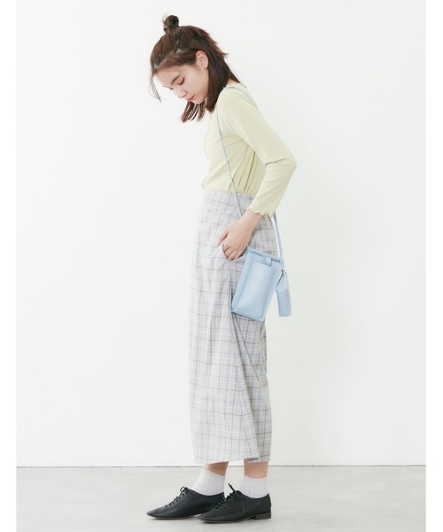 POU DOU DOU（プードゥドゥ）の「チャームポーチ付きスクエアポシェット（ショルダーバッグ・レディース・ライトブルー/ブラック/グレー系その他・8）」の14枚目の写真