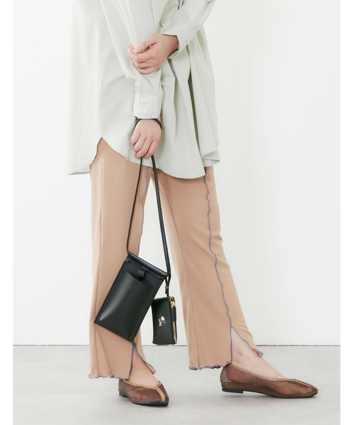 POU DOU DOU（プードゥドゥ）の「チャームポーチ付きスクエアポシェット（ショルダーバッグ・レディース・ライトブルー/ブラック/グレー系その他・8）」の8枚目の写真