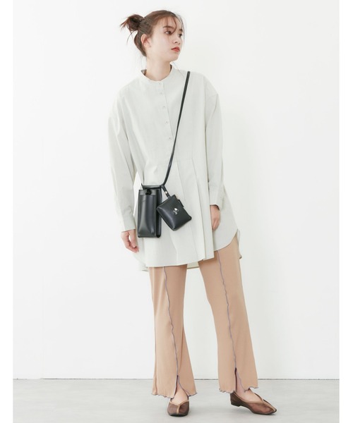 POU DOU DOU（プードゥドゥ）の「チャームポーチ付きスクエアポシェット（ショルダーバッグ・レディース・ライトブルー/ブラック/グレー系その他・8）」の4枚目の写真