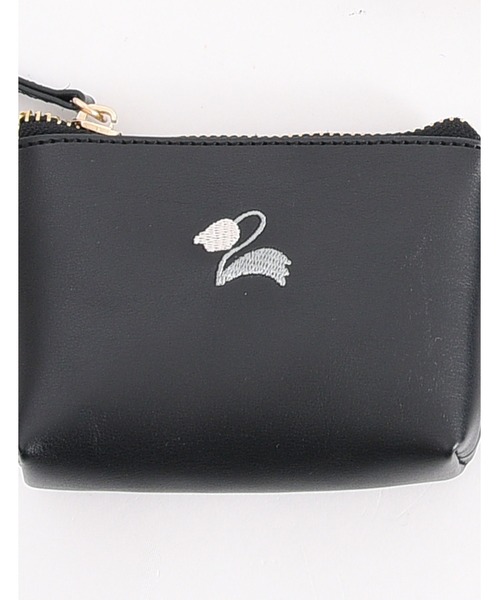 POU DOU DOU（プードゥドゥ）の「チャームポーチ付きスクエアポシェット（ショルダーバッグ・レディース・ライトブルー/ブラック/グレー系その他・8）」の9枚目の写真