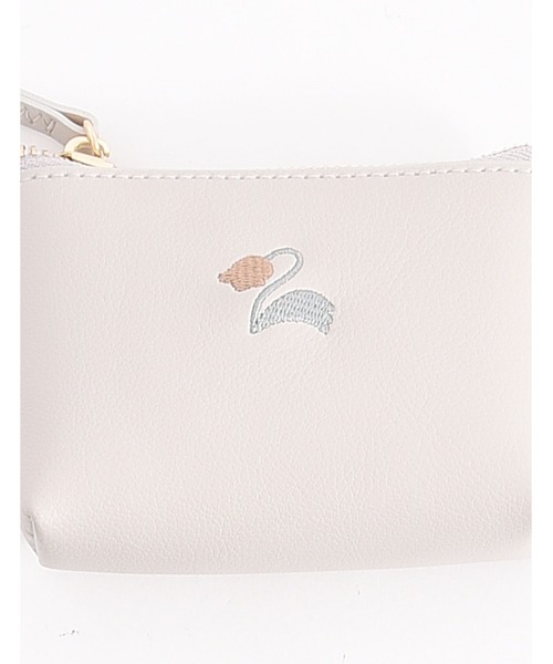 POU DOU DOU（プードゥドゥ）の「チャームポーチ付きスクエアポシェット（ショルダーバッグ・レディース・ライトブルー/ブラック/グレー系その他・8）」の13枚目の写真