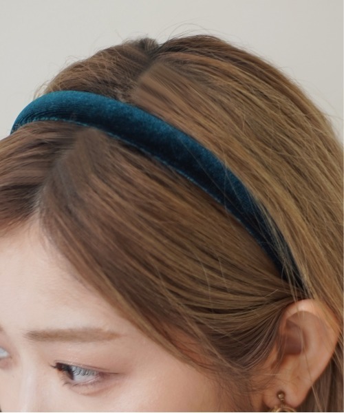 ammy.（エイミードット）の「【 ammy. / エイミードット 】 ベロア シンプル 細 カチューシャ（カチューシャ・レディース・ブラウン/ブラック/グリーン/ネイビー/ダークブラウン・FREE）」の8枚目の写真