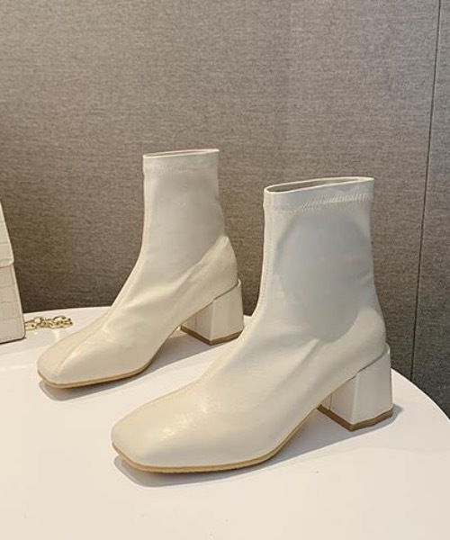 KOR(ケーオーアール)の「スクエアトゥショートブーツ(ブーツ・レディース・ホワイト/ブラック・35/36/37/38/39)」の10枚目の写真