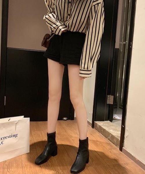 KOR(ケーオーアール)の「スクエアトゥショートブーツ(ブーツ・レディース・ホワイト/ブラック・35/36/37/38/39)」の16枚目の写真