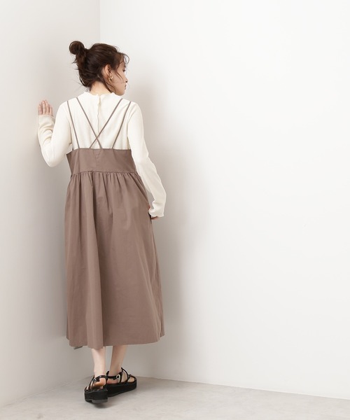 N.（N. Natural Beauty Basic）（エヌエヌナチュラルビューティーベーシック）の「Vネックキャミソールワンピース（ワンピース・レディース・ブルー/ブラック/ベージュ・MEDIUM）」の5枚目の写真