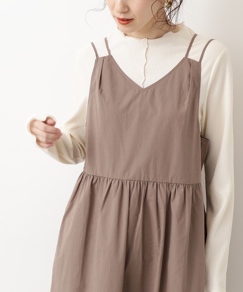 N.（N. Natural Beauty Basic）（エヌエヌナチュラルビューティーベーシック）の「Vネックキャミソールワンピース（ワンピース・レディース・ブルー/ブラック/ベージュ・MEDIUM）」の6枚目の写真