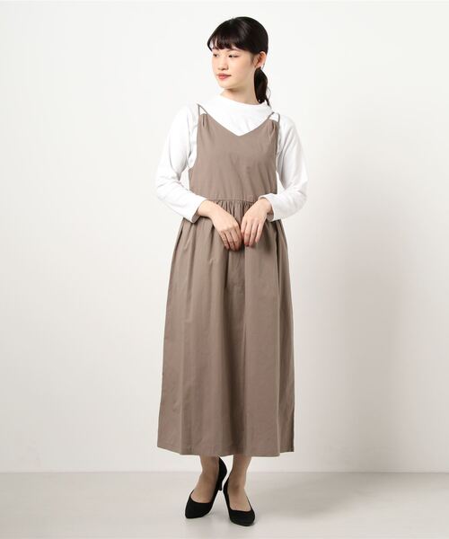 N.（N. Natural Beauty Basic）（エヌエヌナチュラルビューティーベーシック）の「Vネックキャミソールワンピース（ワンピース・レディース・ブルー/ブラック/ベージュ・MEDIUM）」の8枚目の写真
