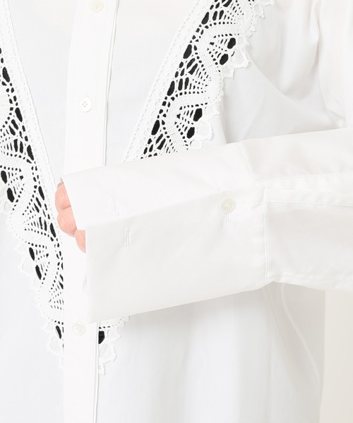 SEEALL（シーオール）の「【SEEALL/シーオール】別注Vレースシャツ◆（シャツ/ブラウス・レディース・ホワイト/カーキ・FREE）」の6枚目の写真