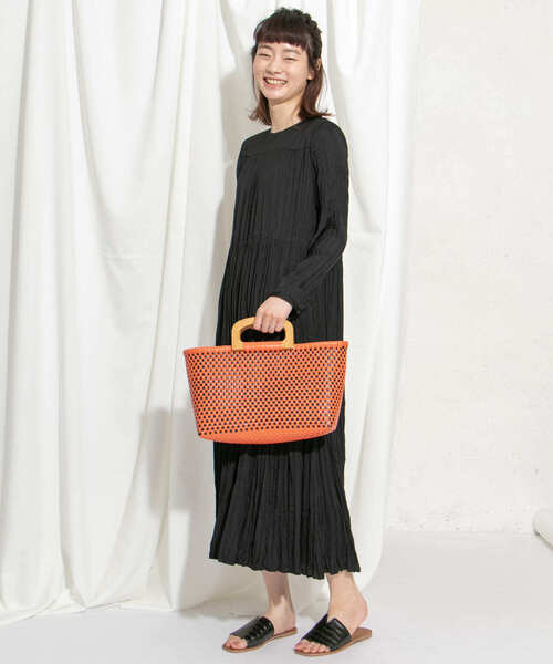 RODE SKO(ロデスコ)の「HELJA 型押しフラットサンダル∴(サンダル・レディース・ホワイト/ブラック/ブラウン・36/38/37)」の5枚目の写真