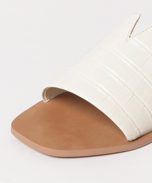 RODE SKO(ロデスコ)の「HELJA 型押しフラットサンダル∴(サンダル・レディース・ホワイト/ブラック/ブラウン・36/38/37)」の15枚目の写真