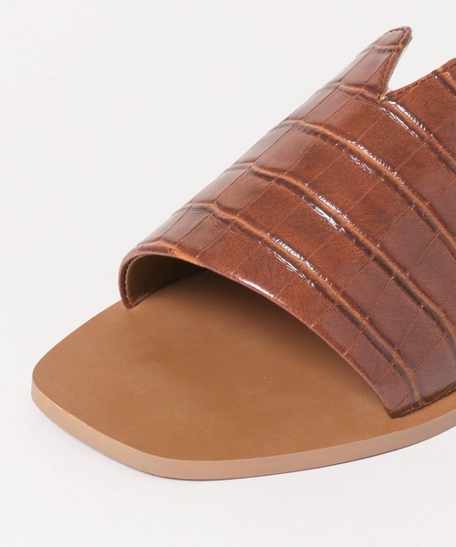 RODE SKO(ロデスコ)の「HELJA 型押しフラットサンダル∴(サンダル・レディース・ホワイト/ブラック/ブラウン・36/38/37)」の18枚目の写真