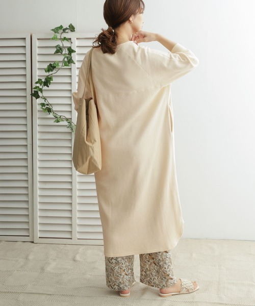 URBAN RESEARCH DOORS(アーバンリサーチドアーズ)の「ハニカム切替カットワンピース(ワンピース・レディース・チャコールグレー/ベージュ/ナチュラル・ONE)」の17枚目の写真
