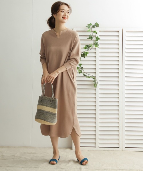 URBAN RESEARCH DOORS(アーバンリサーチドアーズ)の「ハニカム切替カットワンピース(ワンピース・レディース・チャコールグレー/ベージュ/ナチュラル・ONE)」の14枚目の写真