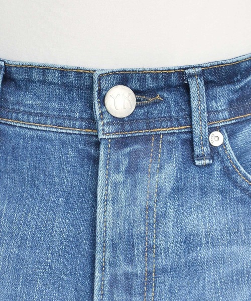 YANUK（ヤヌーク）の「【YANUK/ヤヌーク】ボーイズストレートデニムパンツ LEA (レア)（デニムパンツ・レディース・ブルー・26inch/25inch/22inch/24inch/27inch/23inch/21inch）」の4枚目の写真