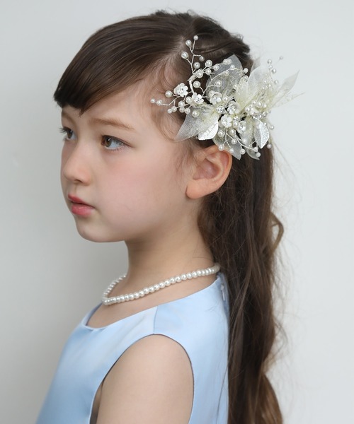 Catherine Cottage（キャサリンコテージ）の「チュールフラワーヘッドドレス（その他ヘアアクセサリー・キッズ・ホワイト系・FREE）」の4枚目の写真