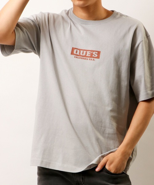 FUNALIVE（ファンアライブ）の「Que USAコットン天竺プリントＴ（Tシャツ/カットソー・メンズ・ピンク系その他2/イエロー系その他/ピンク系その他/ネイビー/パープル系その他2/オレンジ系その他2/ホワイト系その他2/パープル系その他3/その他2/サックスブルー/オレンジ系その他/グレー系その他3/その他/ラベンダー/その他4/ピンク系その他3/ホワイト系その他6/グレー系その他2/その他1/ピンク/ブラック系その他3/サーモンピンク/ターコイズブルー/ブラック/ホワイト系その他3/ゴールド/ゴールド系その他/イエロー/ブルー系その他7/ブルー系その他6/パープル系その他/クリーム/ブラック系その他/ブルー系その他4/ベージュ系その他/その他3/グレー系その他/ブラック系その他5/ブルー系その他/ブルー系その他5/グレー/ホワイト系その他4/イエロー系その他2/ピンク系その他4/ブラック系その他2/ホワイト系その他5/ブルー/ブルー系その他3/ブラック系その他4/ホワイト/オレンジ/ブルー系その他2/ゴールド系その他2/ホワイト系その他・XL/L/M）」の15枚目の写真