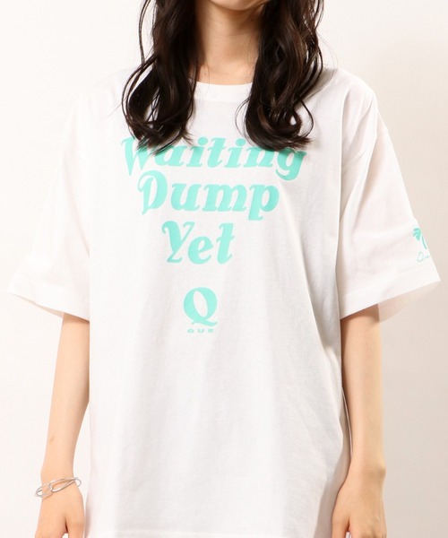 FUNALIVE（ファンアライブ）の「Que USAコットン天竺プリントＴ（Tシャツ/カットソー・メンズ・ピンク系その他2/イエロー系その他/ピンク系その他/ネイビー/パープル系その他2/オレンジ系その他2/ホワイト系その他2/パープル系その他3/その他2/サックスブルー/オレンジ系その他/グレー系その他3/その他/ラベンダー/その他4/ピンク系その他3/ホワイト系その他6/グレー系その他2/その他1/ピンク/ブラック系その他3/サーモンピンク/ターコイズブルー/ブラック/ホワイト系その他3/ゴールド/ゴールド系その他/イエロー/ブルー系その他7/ブルー系その他6/パープル系その他/クリーム/ブラック系その他/ブルー系その他4/ベージュ系その他/その他3/グレー系その他/ブラック系その他5/ブルー系その他/ブルー系その他5/グレー/ホワイト系その他4/イエロー系その他2/ピンク系その他4/ブラック系その他2/ホワイト系その他5/ブルー/ブルー系その他3/ブラック系その他4/ホワイト/オレンジ/ブルー系その他2/ゴールド系その他2/ホワイト系その他・XL/L/M）」の5枚目の写真