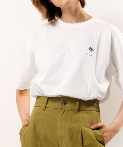 FUNALIVE（ファンアライブ）の「Que USAコットン天竺プリントＴ（Tシャツ/カットソー・メンズ・ピンク系その他2/イエロー系その他/ピンク系その他/ネイビー/パープル系その他2/オレンジ系その他2/ホワイト系その他2/パープル系その他3/その他2/サックスブルー/オレンジ系その他/グレー系その他3/その他/ラベンダー/その他4/ピンク系その他3/ホワイト系その他6/グレー系その他2/その他1/ピンク/ブラック系その他3/サーモンピンク/ターコイズブルー/ブラック/ホワイト系その他3/ゴールド/ゴールド系その他/イエロー/ブルー系その他7/ブルー系その他6/パープル系その他/クリーム/ブラック系その他/ブルー系その他4/ベージュ系その他/その他3/グレー系その他/ブラック系その他5/ブルー系その他/ブルー系その他5/グレー/ホワイト系その他4/イエロー系その他2/ピンク系その他4/ブラック系その他2/ホワイト系その他5/ブルー/ブルー系その他3/ブラック系その他4/ホワイト/オレンジ/ブルー系その他2/ゴールド系その他2/ホワイト系その他・XL/L/M）」の8枚目の写真