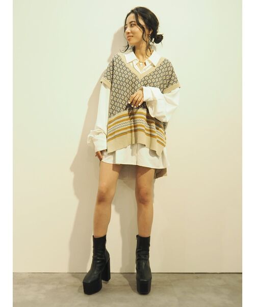 EVRIS（エヴリス）の「ジャガードニットベスト（ニット/セーター・レディース・ブラック/ベージュ・FREE）」の4枚目の写真