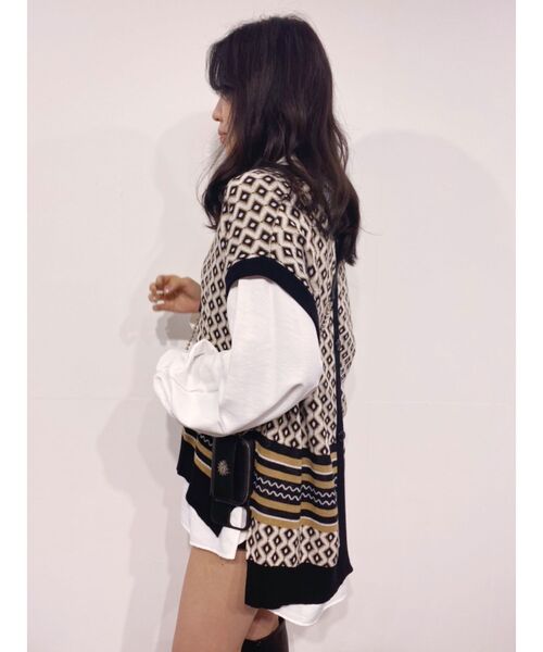 EVRIS（エヴリス）の「ジャガードニットベスト（ニット/セーター・レディース・ブラック/ベージュ・FREE）」の19枚目の写真