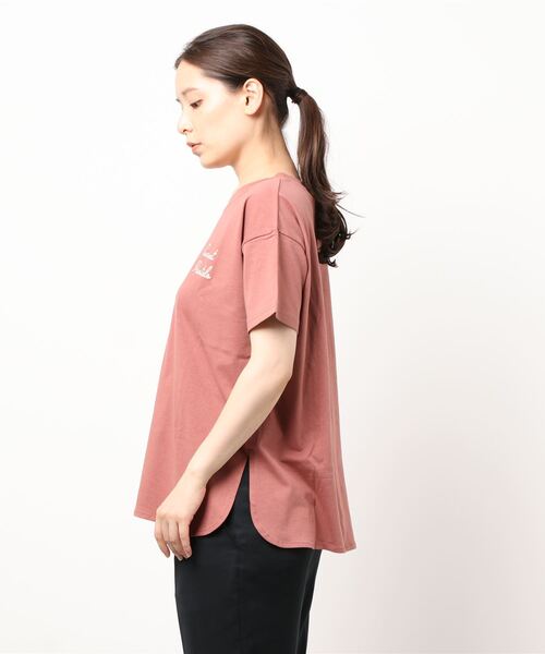 Samansa Mos2(サマンサ モスモス)の「【オーガニックコットン】ロゴ刺繍Tシャツ(Tシャツ/カットソー・レディース・ブラック/ブラウン/オフホワイト/グリーン・フリ-)」の5枚目の写真