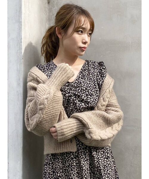 dazzlin（ダズリン）の「ケーブルラインショートカーディガン（カーディガン/ボレロ・レディース・アイボリー/モカ・FREE）」の20枚目の写真