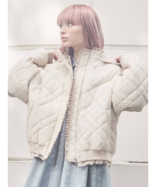 merry jenny(メリージェニー)の「ナイロンフリルキルティングジャケット(その他アウター・レディース・アイボリー/ブラック/ライトブルー・FREE)」の6枚目の写真