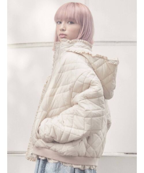 merry jenny(メリージェニー)の「ナイロンフリルキルティングジャケット(その他アウター・レディース・アイボリー/ブラック/ライトブルー・FREE)」の8枚目の写真