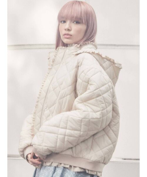 merry jenny(メリージェニー)の「ナイロンフリルキルティングジャケット(その他アウター・レディース・アイボリー/ブラック/ライトブルー・FREE)」の13枚目の写真