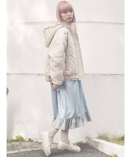 merry jenny(メリージェニー)の「ナイロンフリルキルティングジャケット(その他アウター・レディース・アイボリー/ブラック/ライトブルー・FREE)」の7枚目の写真
