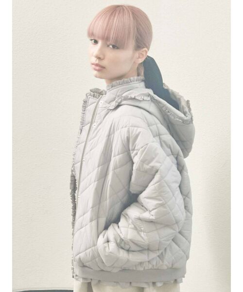 merry jenny(メリージェニー)の「ナイロンフリルキルティングジャケット(その他アウター・レディース・アイボリー/ブラック/ライトブルー・FREE)」の15枚目の写真