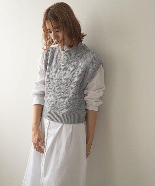 rectangle(レクタングル)の「ジオメ柄ニットベスト(ベスト・レディース・グレー/オレンジ・FREE)」の5枚目の写真