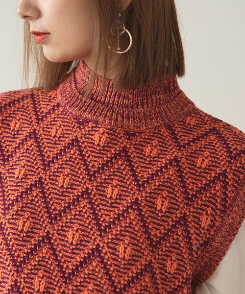 rectangle(レクタングル)の「ジオメ柄ニットベスト(ベスト・レディース・グレー/オレンジ・FREE)」の12枚目の写真