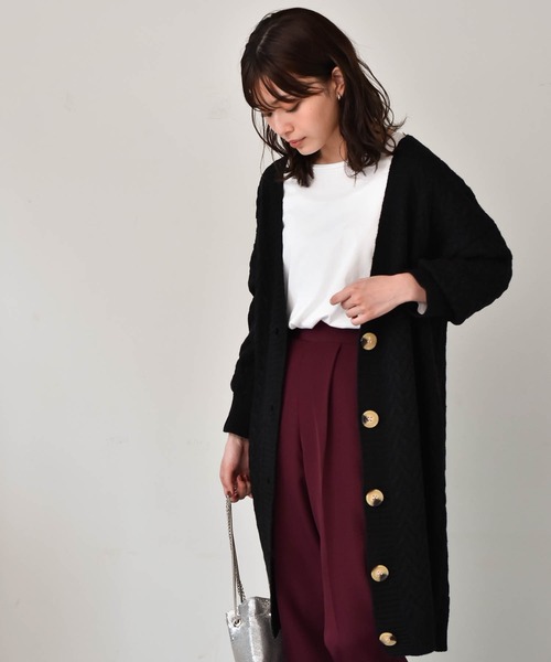 Cheri(シェリ)の「ざっくり編みケーブルニットロングカーディガン(カーディガン/ボレロ・レディース・ブラック/ブラウン/ベージュ・FREE)」の2枚目の写真