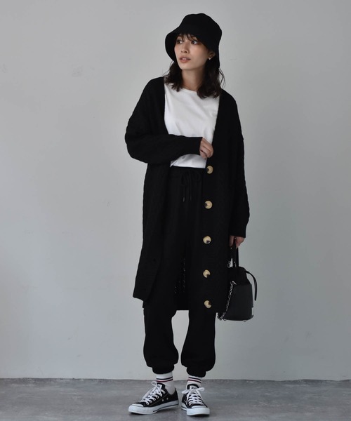 Cheri(シェリ)の「ざっくり編みケーブルニットロングカーディガン(カーディガン/ボレロ・レディース・ブラック/ブラウン/ベージュ・FREE)」の16枚目の写真