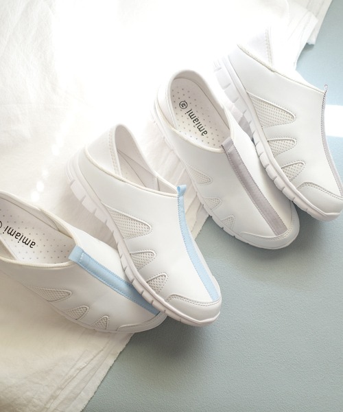 AmiAmi（アミアミ）の「かかとが踏める2WAY！ナースシューズ/ナーススニーカー/スリッポン（スリッポン・レディース・ホワイト×ブルー/ホワイト×グレー/ホワイト/ブラック・M/L/3L/S/LL）」の10枚目の写真